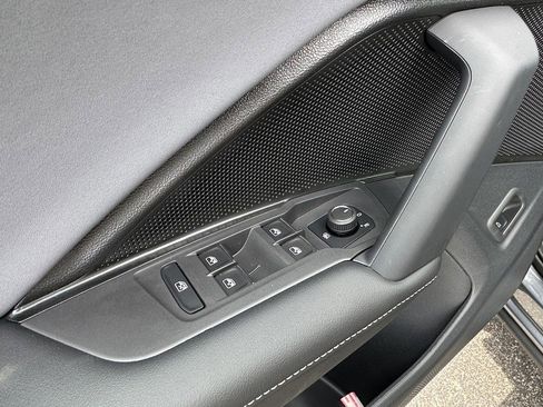 New 2025 Volkswagen Tiguan SE R-Line image 19