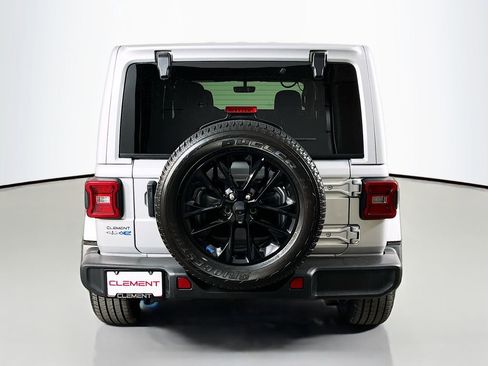 Used 2023 Jeep Wrangler Unlimited Sahara w/ Cold Weather Group AWD/4WD image 8
