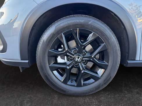 Used 2025 Honda HR-V Sport image 9