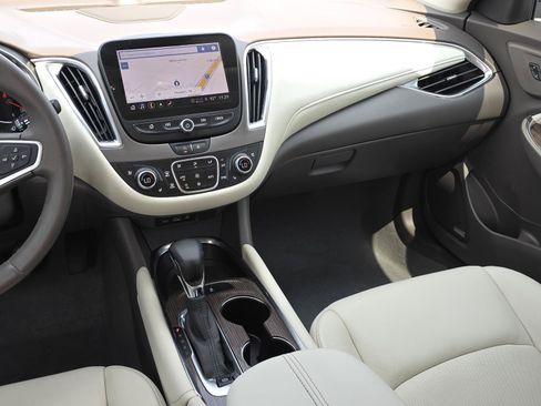 Used 2023 Chevrolet Malibu LT w/ LPO, Floor Liner Package FWD image 11