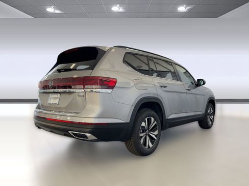 New 2026 Volkswagen Atlas SE image 9