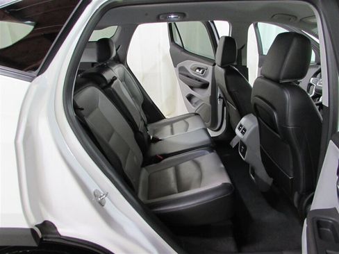 Used 2023 GMC Terrain SLT image 60