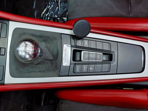 Used 2016 Porsche Boxster Spyder image 94