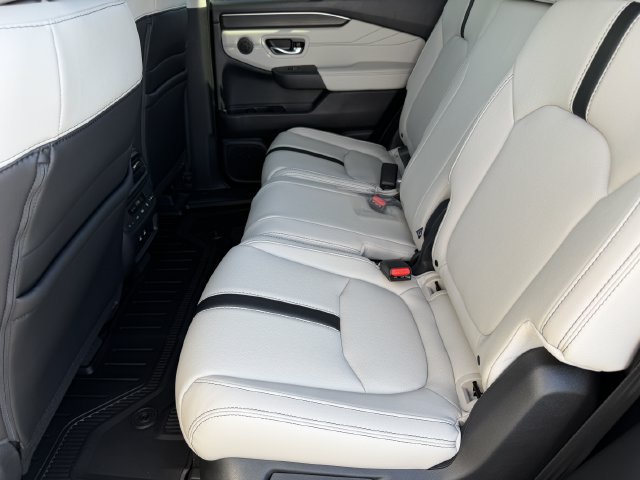 New 2026 Honda Pilot Touring image 9