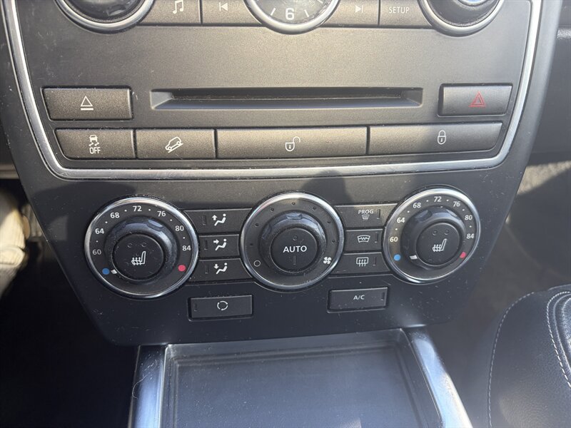 Used 2014 Land Rover LR2 AWD/4WD image 15