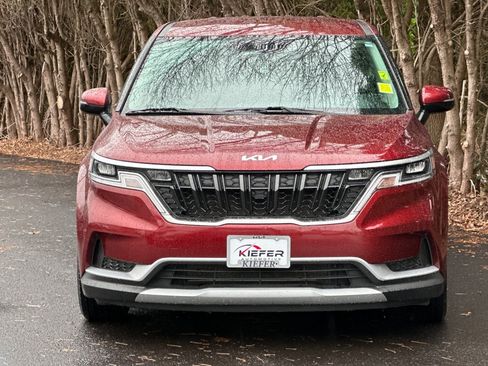 Certified 2024 Kia Carnival LX image 9