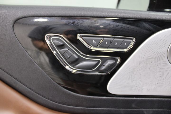 Used 2022 Lincoln Aviator Reserve w/ Equipment Group 201A AWD/4WD image 22