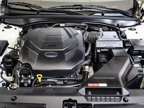 Used 2019 Kia Cadenza Technology image 36