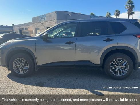 Used 2025 Nissan Rogue S AWD/4WD image 9