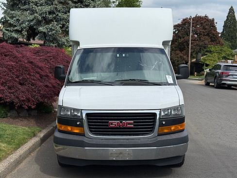 Used 2019 GMC Savana 3500 w/ Power Convenience Package RWD image 4