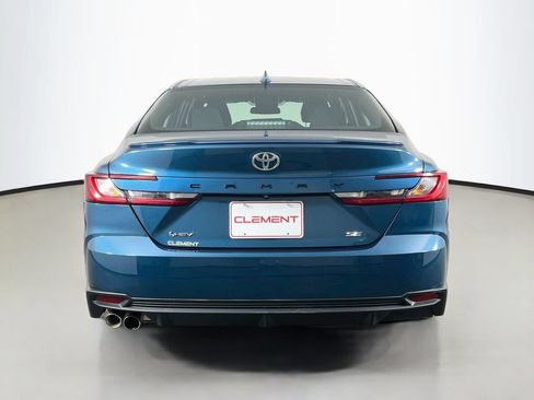 Used 2025 Toyota Camry SE FWD image 8