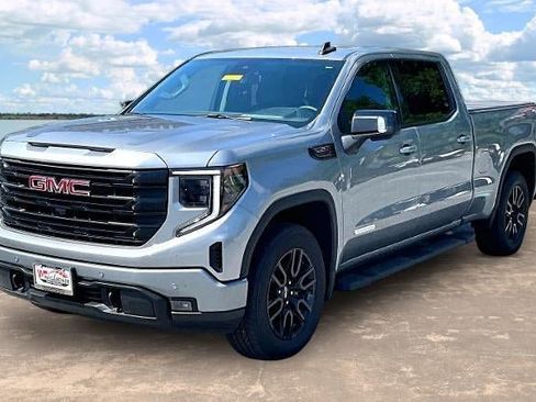 Used 2026 GMC Sierra 1500 Elevation w/ Elevation Premium Package AWD/4WD image 3