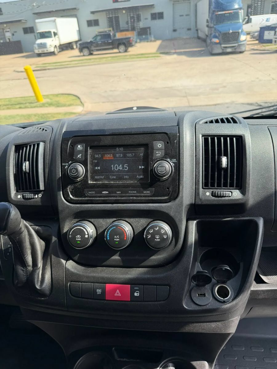 Used 2018 RAM ProMaster 2500 w/ Interior Convenience Group FWD image 14