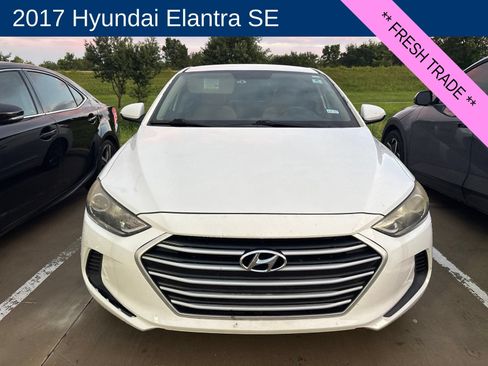Used 2017 Hyundai Elantra SE FWD image 2