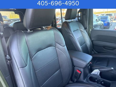 Used 2022 Jeep Wrangler Unlimited Sahara image 27