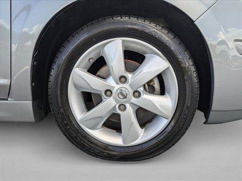 Used 2011 Nissan Versa Hatchback w/ Premium Pkg FWD image 20