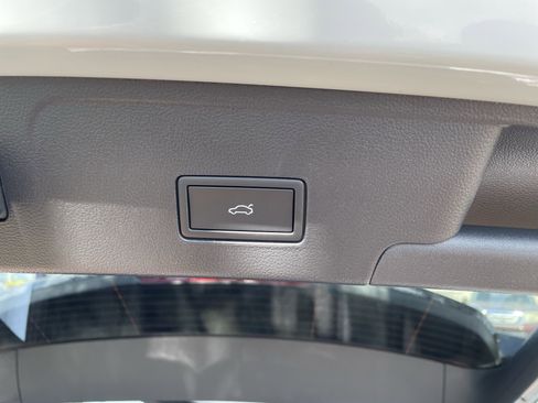 New 2026 Volkswagen Atlas Cross Sport SE FWD image 9