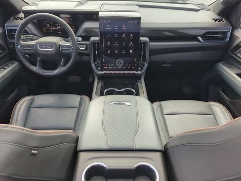 Used 2025 GMC Yukon AT4 w/ AT4 Premium Package AWD/4WD image 14