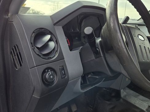 Used 2016 Ford F250 XL w/ Power Equipment Group image 12