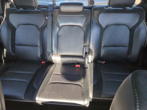 Used 2019 RAM 1500 Laramie image 12