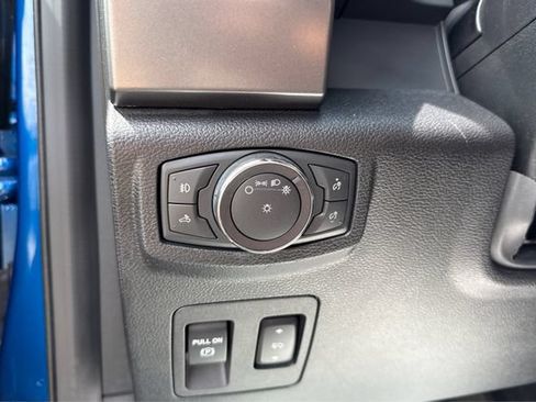 Used 2018 Ford F150 XLT w/ Equipment Group 302A Luxury AWD/4WD image 17
