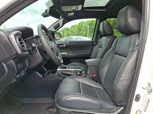 Certified 2023 Toyota Tacoma TRD Sport w/ TRD Premium Sport Package AWD/4WD image 15