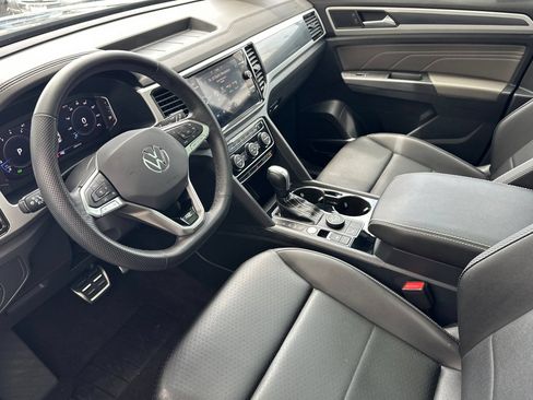 Used 2023 Volkswagen Atlas Cross Sport SEL R-Line AWD/4WD image 10