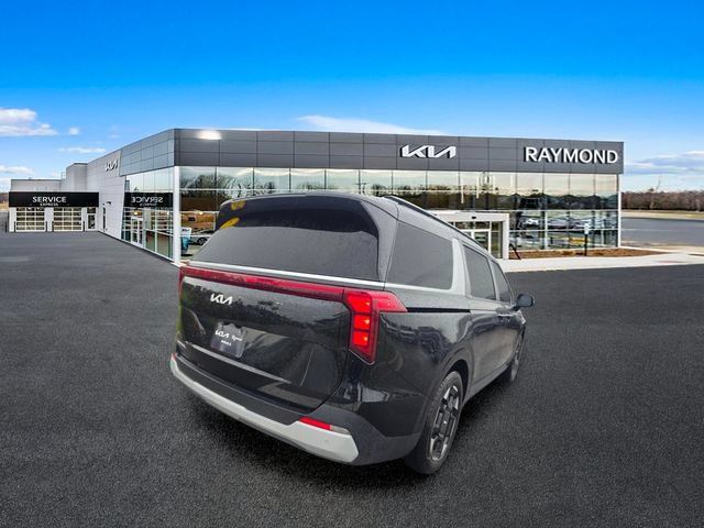 Used 2025 Kia Carnival EX FWD image 3