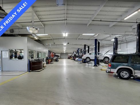 Used 2022 Ford Explorer Platinum w/ Equipment Group 601A image 36