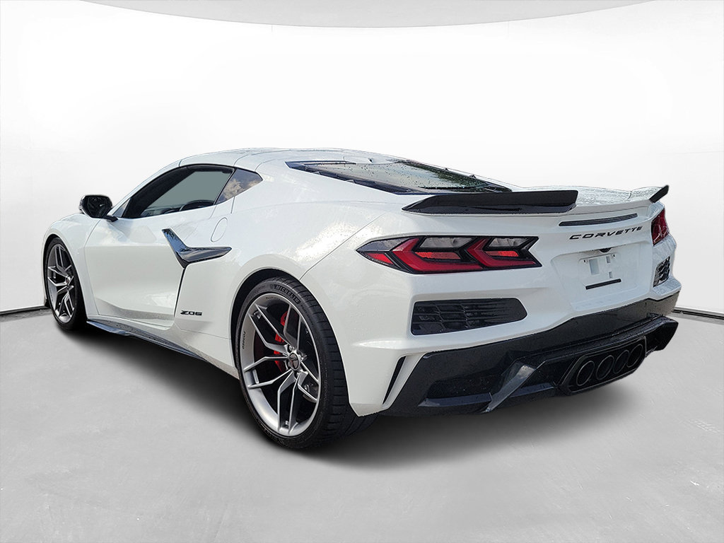 Used 2025 Chevrolet Corvette Z06 RWD image 6
