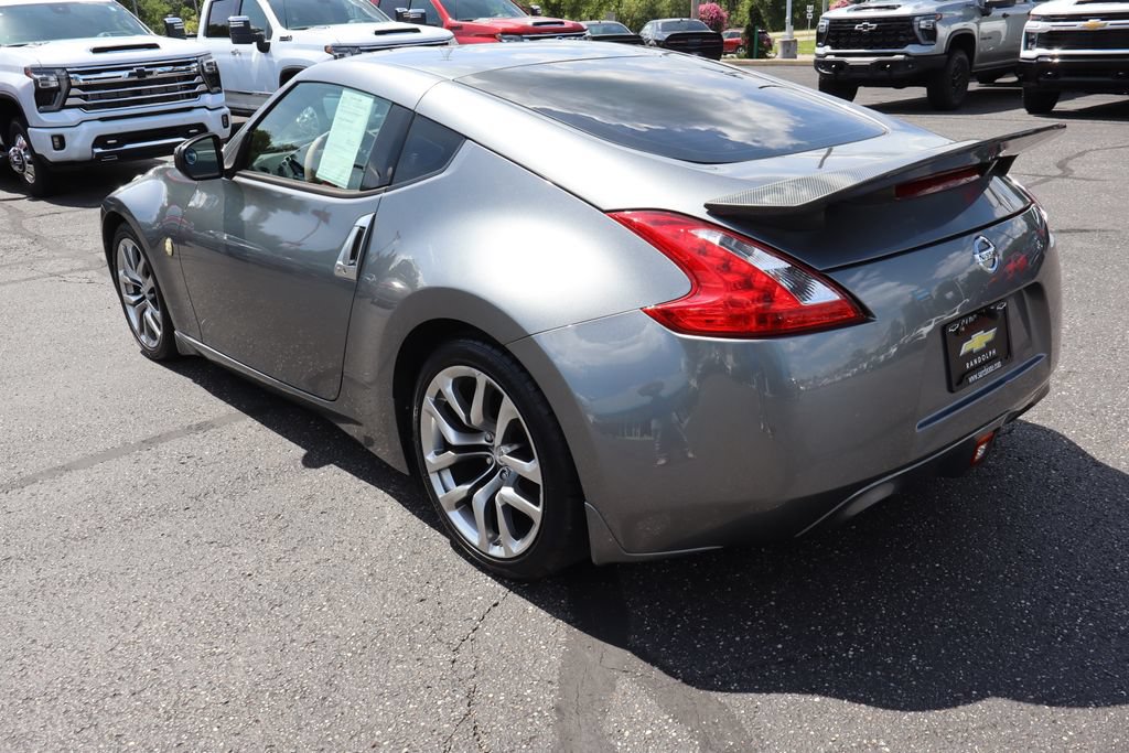 Used 2016 Nissan 370Z Coupe RWD image 3
