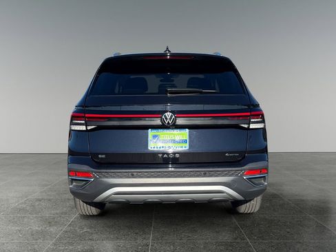 Used 2025 Volkswagen Taos SE image 6