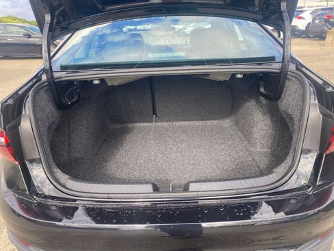 Used 2025 Volkswagen Jetta SE image 31