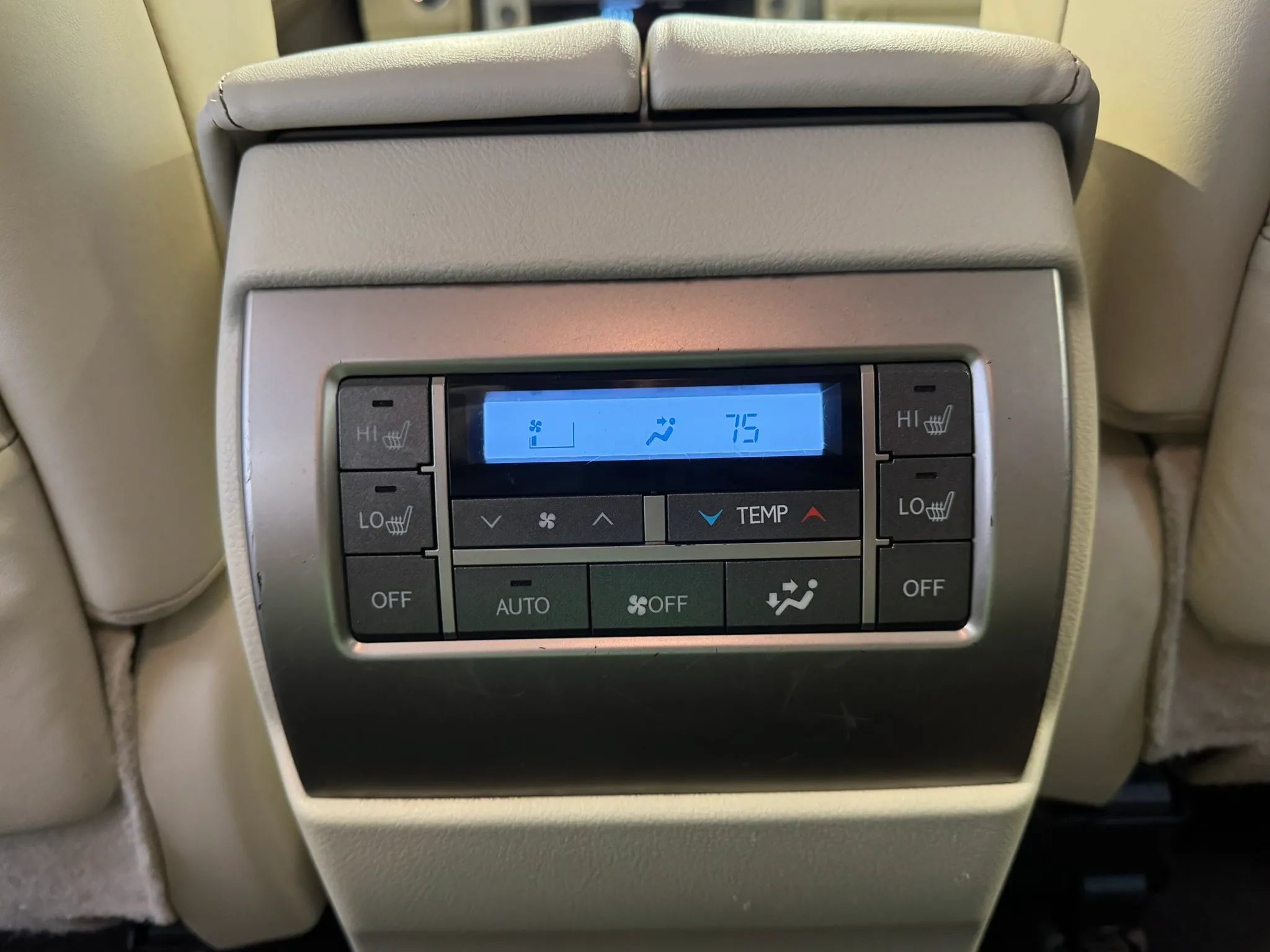 Used 2015 Lexus GX 460 w/ Premium Package AWD/4WD image 35