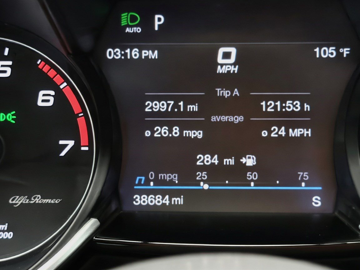 Used 2023 Alfa Romeo Giulia Veloce RWD image 8