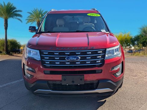 Used 2016 Ford Explorer XLT w/ Equipment Group 202A image 8