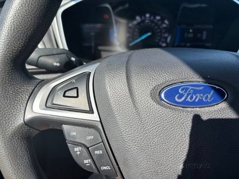 Used 2016 Ford Fusion SE FWD image 26