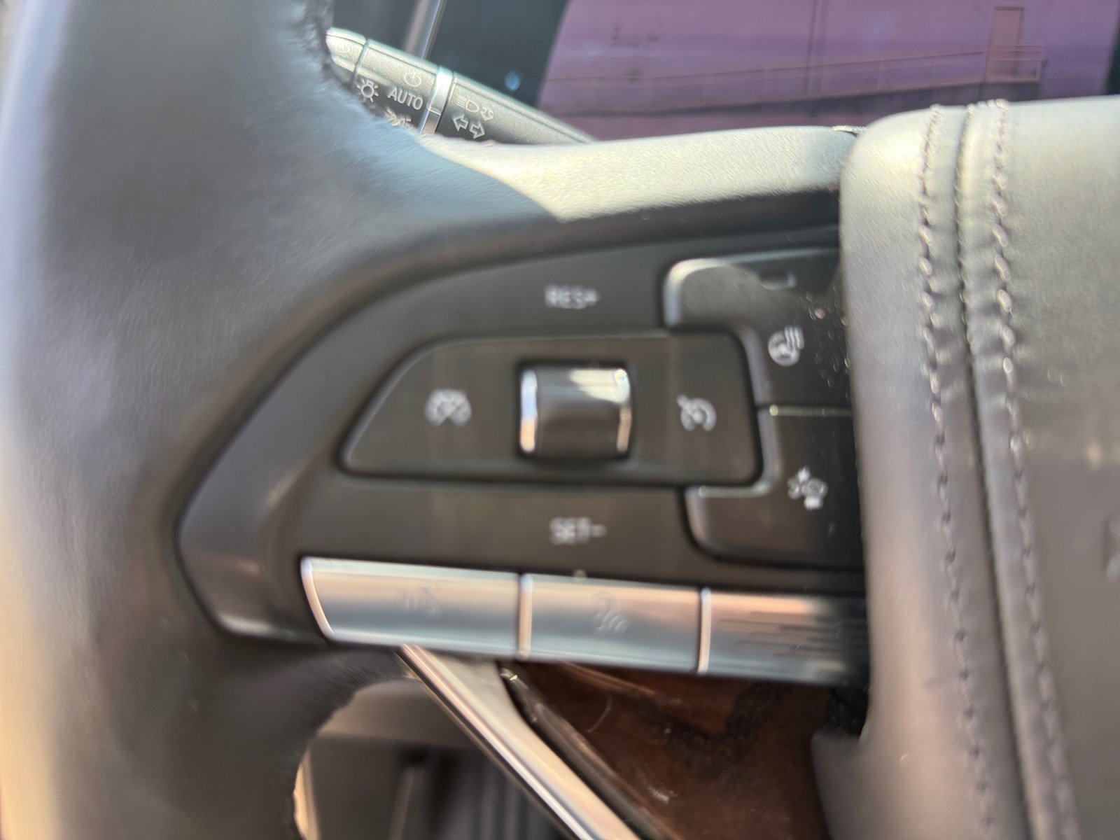 Used 2022 Cadillac Escalade Sport Platinum AWD/4WD image 22