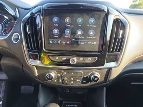 Used 2023 Chevrolet Traverse LT w/ LT Premium Package AWD/4WD image 17