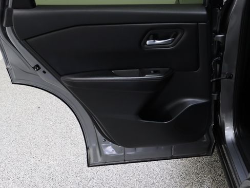 Used 2024 Nissan Rogue SV FWD image 26