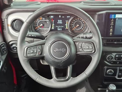 Used 2025 Jeep Wrangler Unlimited Sport AWD/4WD image 23