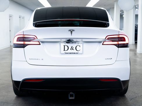 Used 2019 Tesla Model X 100D image 5