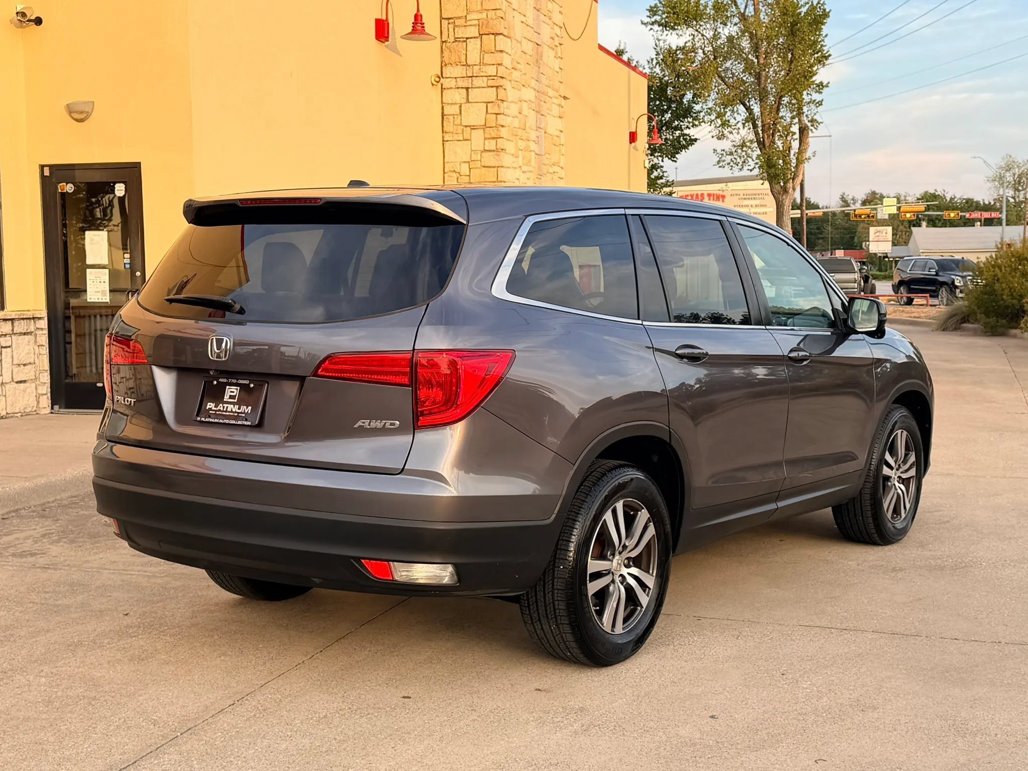 Used 2018 Honda Pilot EX image 5