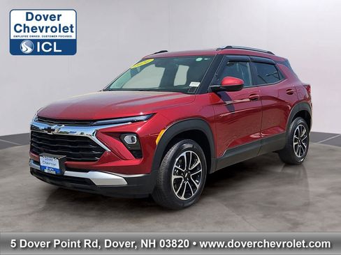 Used 2024 Chevrolet TrailBlazer LT w/ Convenience Package AWD/4WD image 1