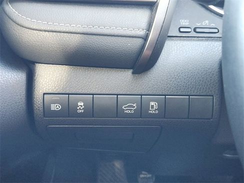 Used 2019 Toyota Camry SE image 22