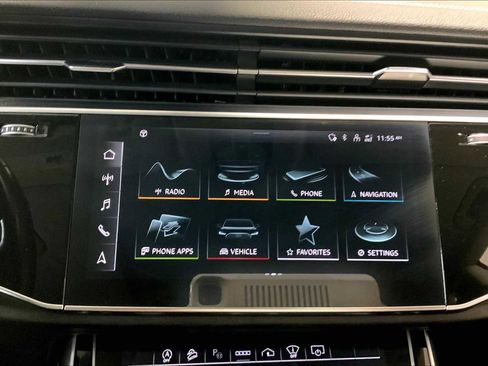 Used 2023 Audi Q8 Prestige image 35