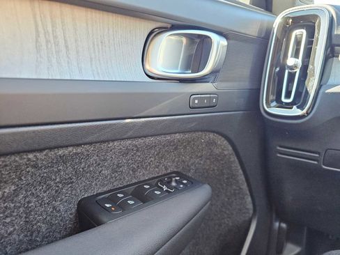 New 2026 Volvo XC40 B5 Core w/ Climate Package AWD/4WD image 30