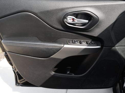 Used 2021 Jeep Cherokee Latitude Lux 80th Anniv w/ Quick Order Package 26U 80TH AWD/4WD image 14