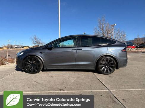 Used 2022 Tesla Model X image 4