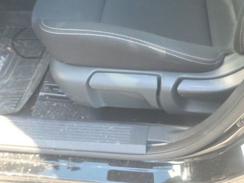 Used 2023 Nissan Rogue S image 12